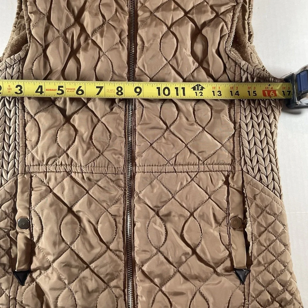 Girls Quilted Puffer Vest Tan/Brown Size‎ Medium Missing Hood H.Q Brand